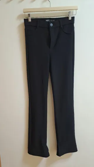 Pantalón flare Zara
