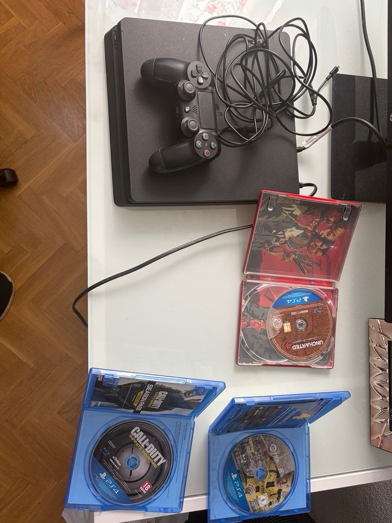 Ps4 Negra + Mando + Juegos (leer) afbeelding 4