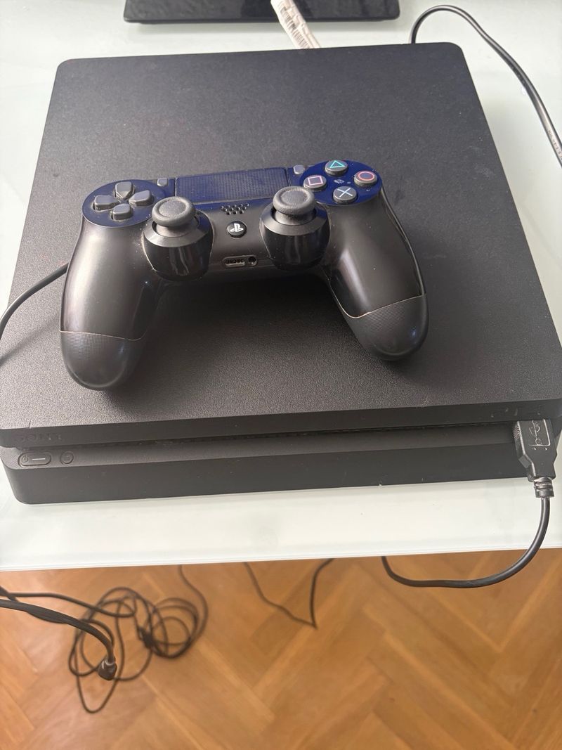 Ps4 Negra + Mando + Juegos (leer) afbeelding 3