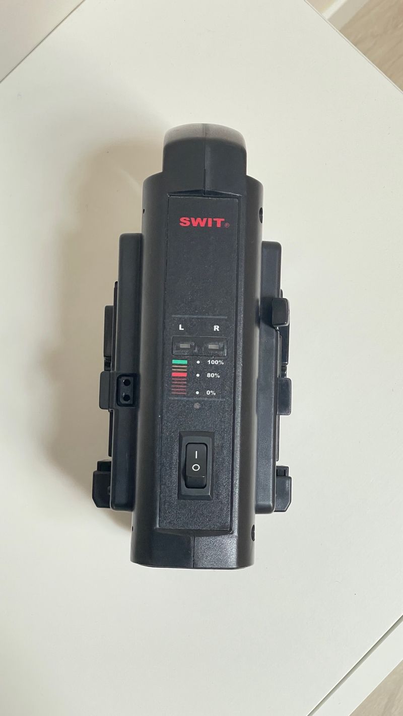 Cargador Batería Swit V-lock SC-302s + Cable UK