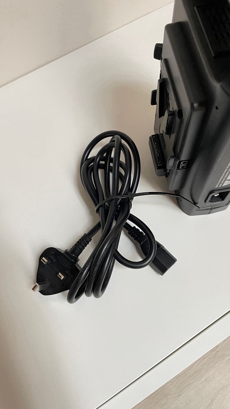 Cargador Batería Swit V-lock SC-302s + Cable UK afbeelding 5