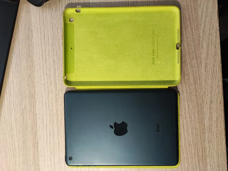 iPad Mini Amarillo con Funda afbeelding 2