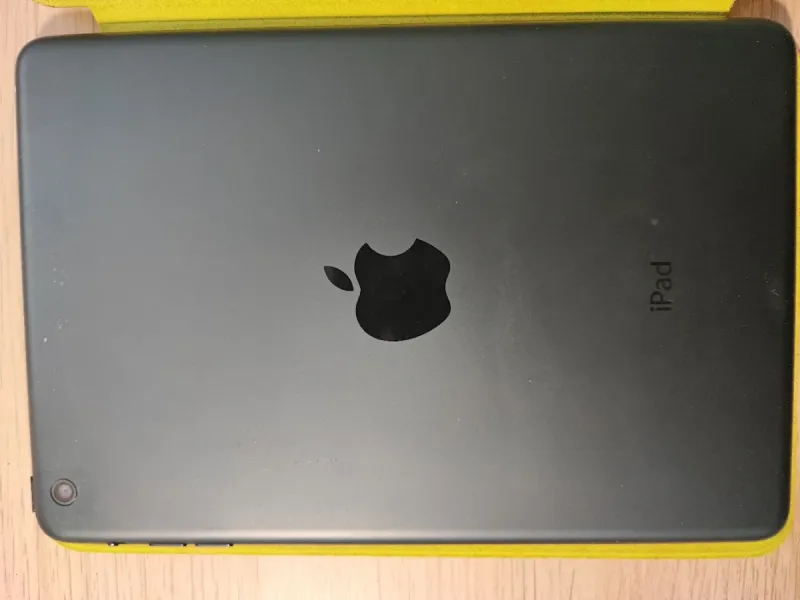 iPad Mini Amarillo con Funda afbeelding 3