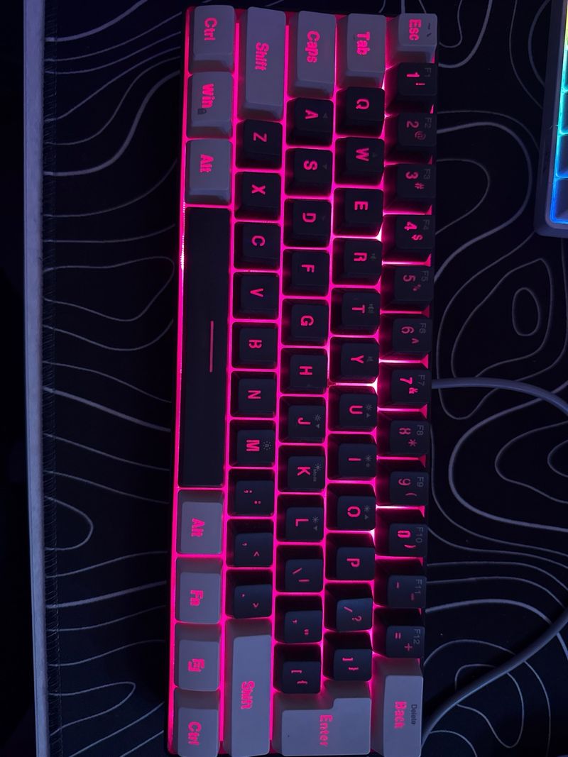 Teclado 60% RGB afbeelding 4