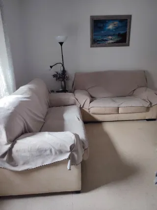 Conjunto de sofás beige (2 ms y 1,80)