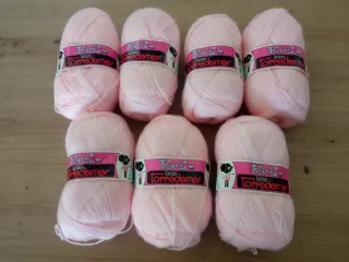 7 ovillos rosa claro Karis Lanas Torredemer