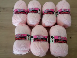 7 ovillos rosa claro Karis Lanas Torredemer