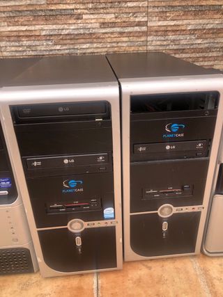 8 Torres de Ordenador (Negro/Plata)