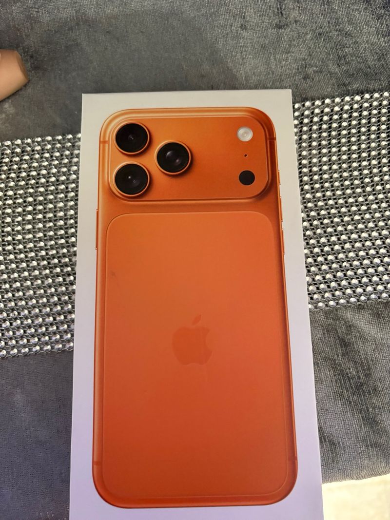 iPhone 17 Pro Max Naranja