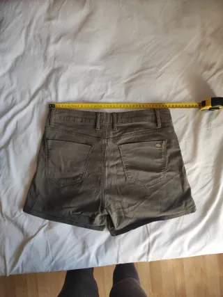 Pantalón corto Stradivarius