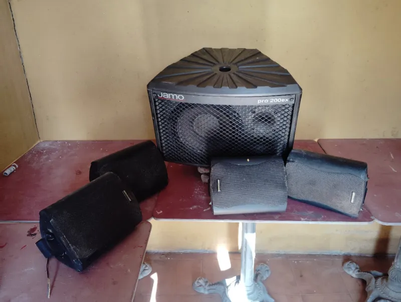 5 Altavoces Jamo Negros afbeelding 3