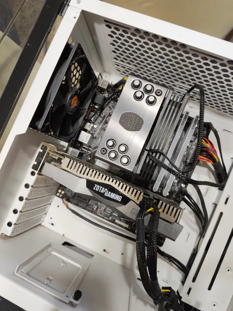 PC sobremesa Thermaltake blanco afbeelding 6