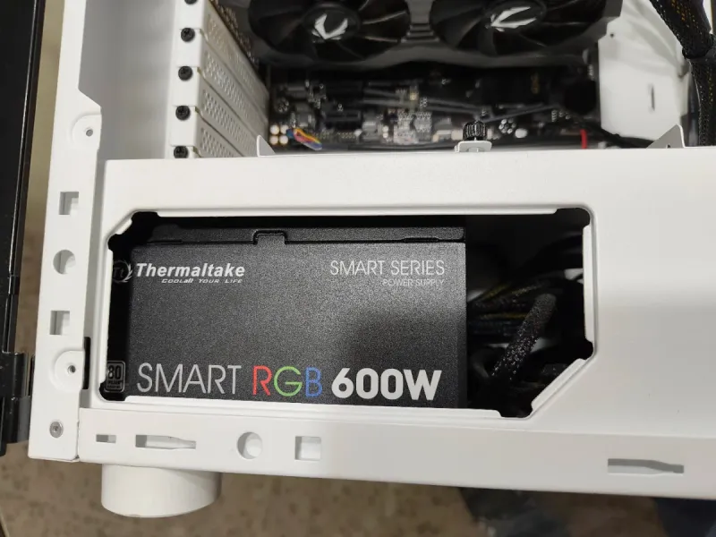 PC sobremesa Thermaltake blanco afbeelding 7