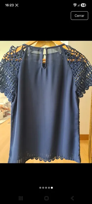 Blusa azul noche de encaje