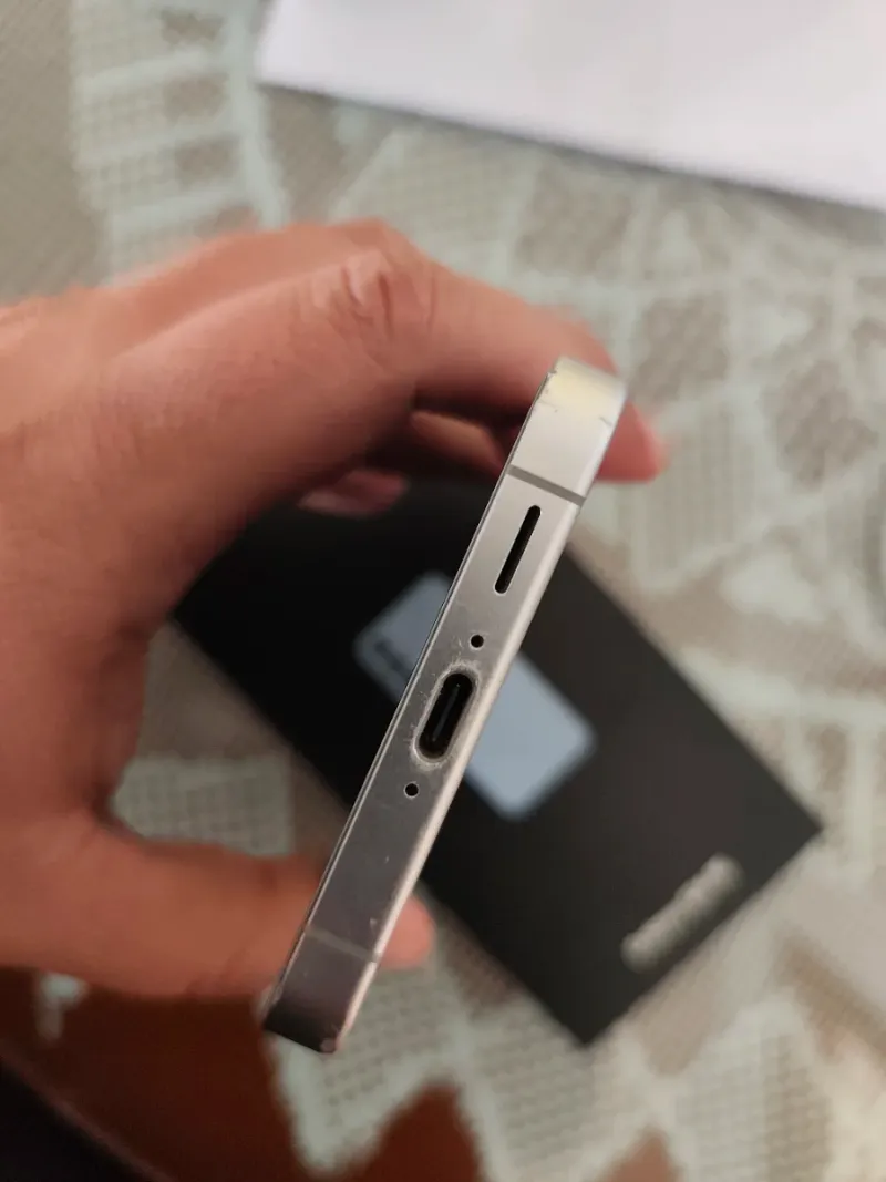 Samsung S24 FE afbeelding 3