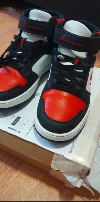 Zapatillas Champion Altas Negras y Rojas