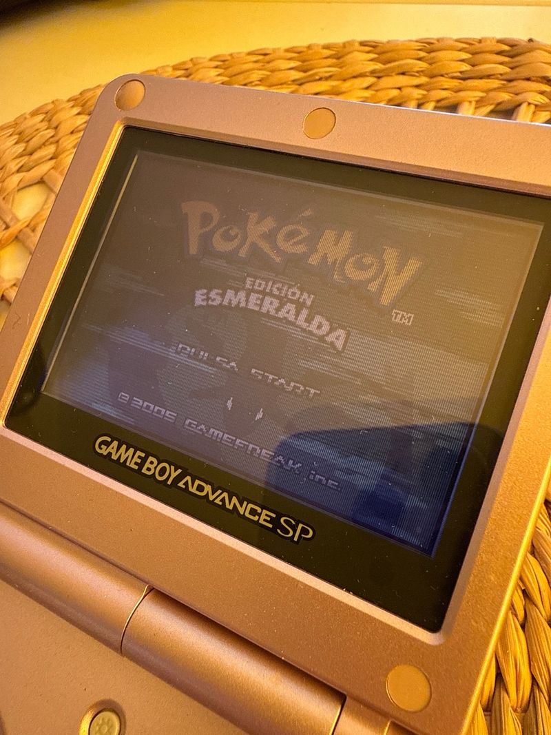 Pokemon Edición Esmeralda GBA afbeelding 3