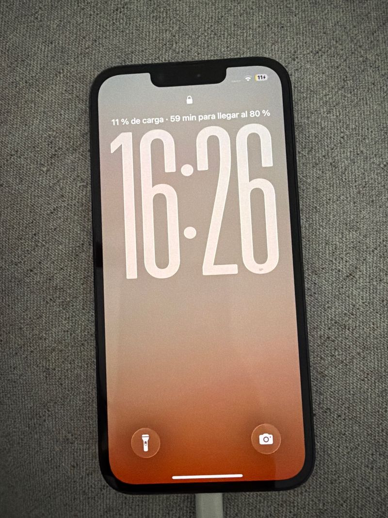iPhone 13 Apple