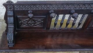 Perchero de madera maciza tallado a mano