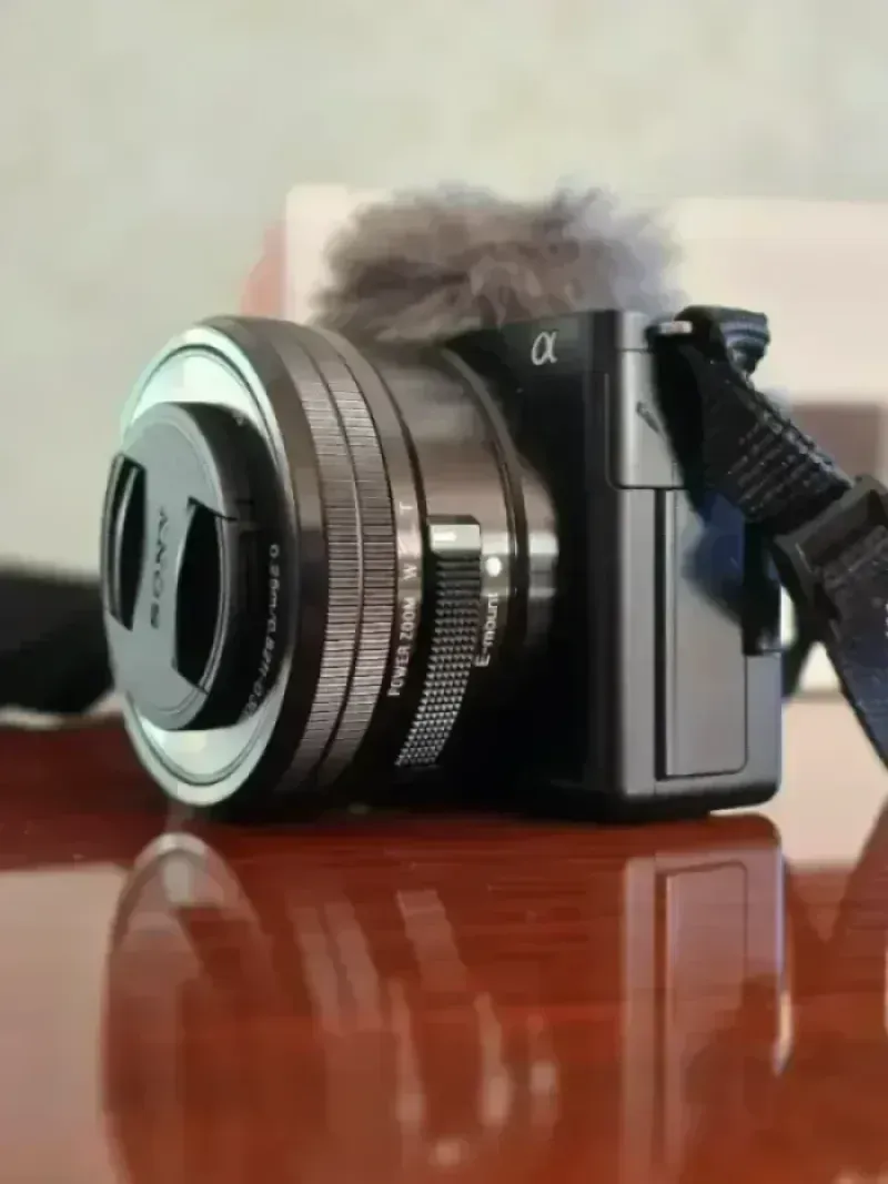 NUEVA Cámara Sony ZV-E10 + Objetivo 16-50mm afbeelding 3