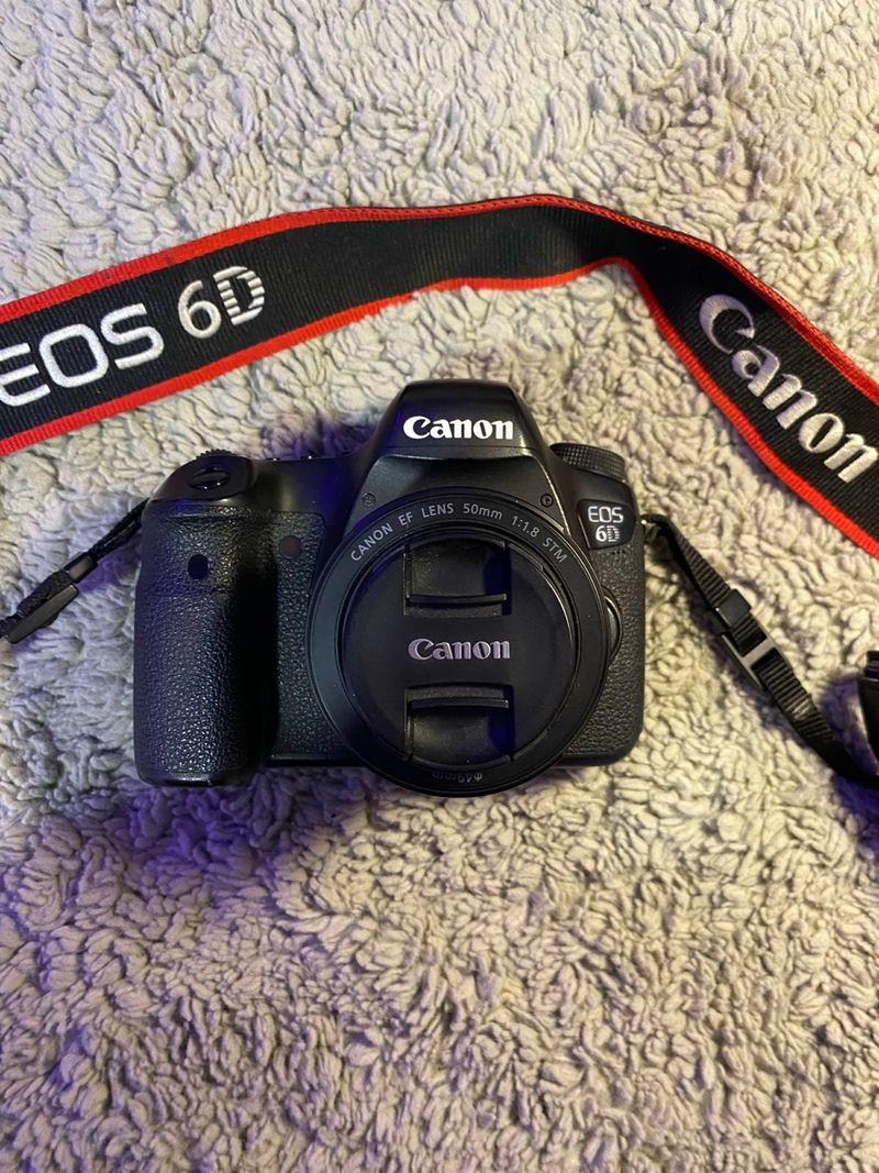 Canon EOS 6D + Canon 50mm f/1.8 STM (PRO)