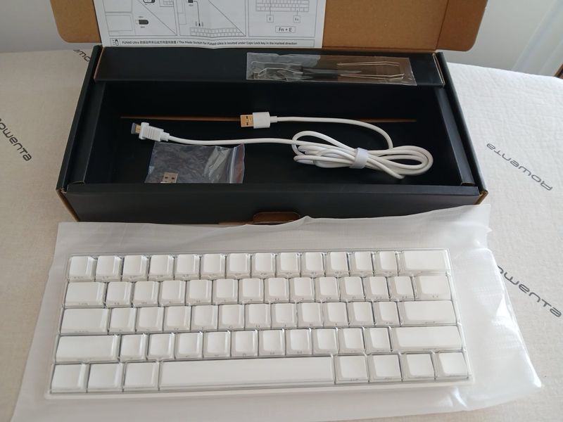 Teclado Mecânico MonsGeek FUN60 RGB - (NOVO) afbeelding 4