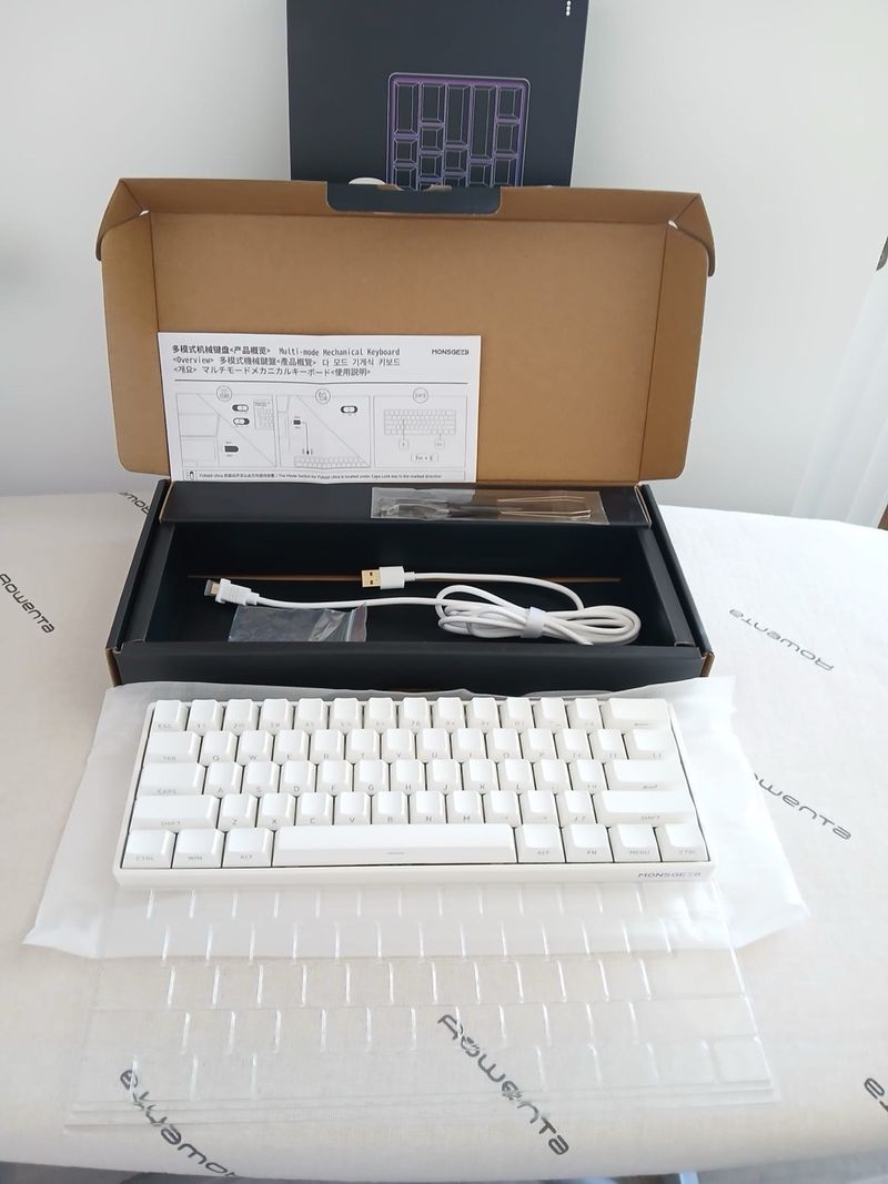Teclado Mecânico MonsGeek FUN60 RGB - (NOVO) afbeelding 3