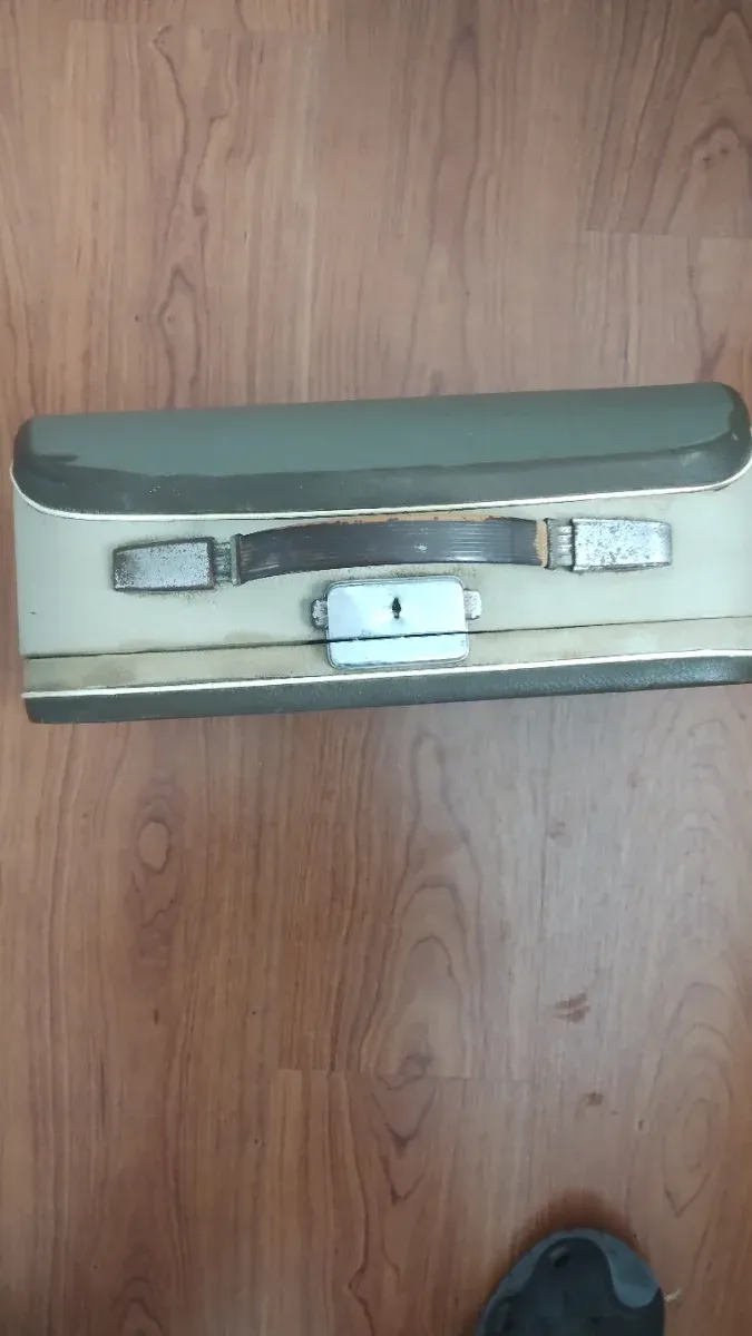 Maleta vintage beige y verde afbeelding 3