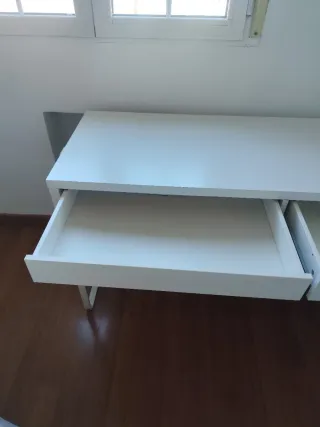 Escritorio IKEA MICKE Blanco 142x50 REGALO SILLA