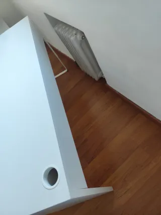 Escritorio IKEA MICKE Blanco 142x50 REGALO SILLA