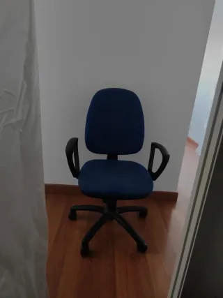 Escritorio IKEA MICKE Blanco 142x50 REGALO SILLA