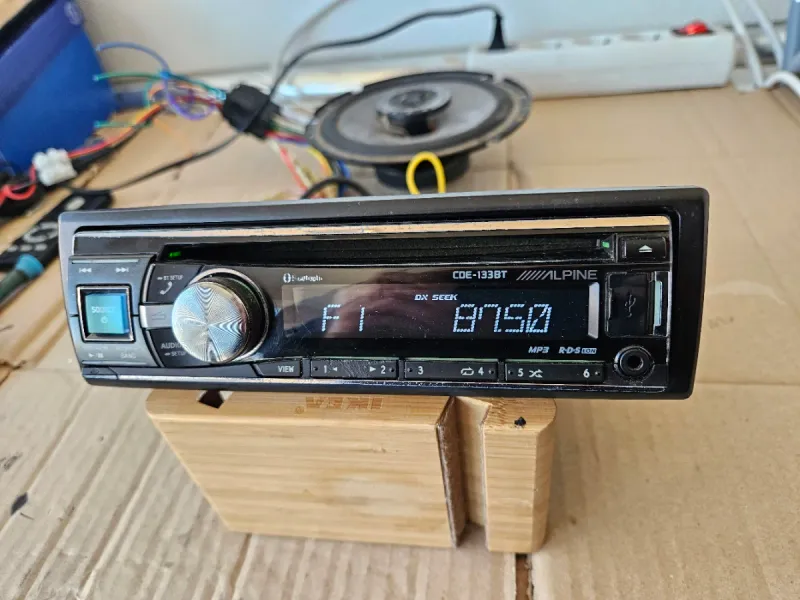Radio Alpine CDE-133BT Bluetooth afbeelding 2
