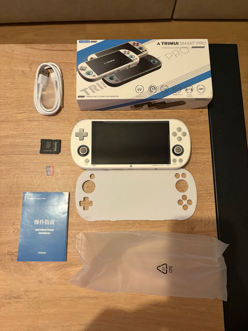 Trimui Smart Pro Blanca