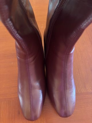 Botas altas color rojo vino Talla 38 sin estrenar