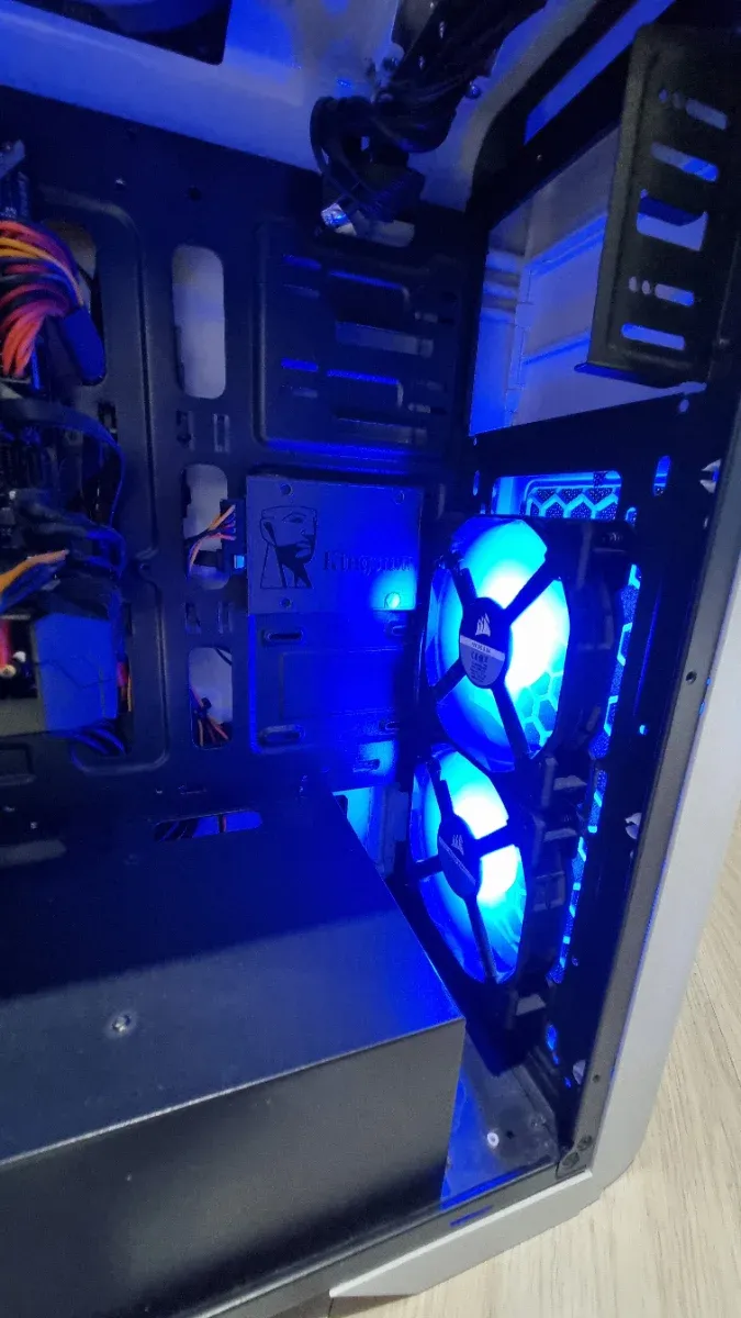 Ordenador de sobremesa blanco y azul afbeelding 10
