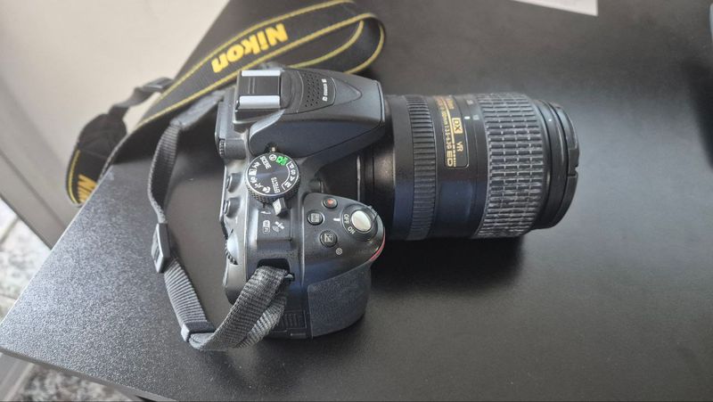 Nikon D5300 + Teleobjetivo Nikkor 18-300mm afbeelding 3