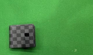 Cartera al estilo de la famosa marca francesa