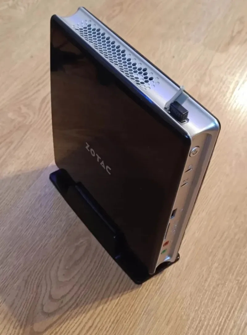 Ordenador Zotac BI-320
