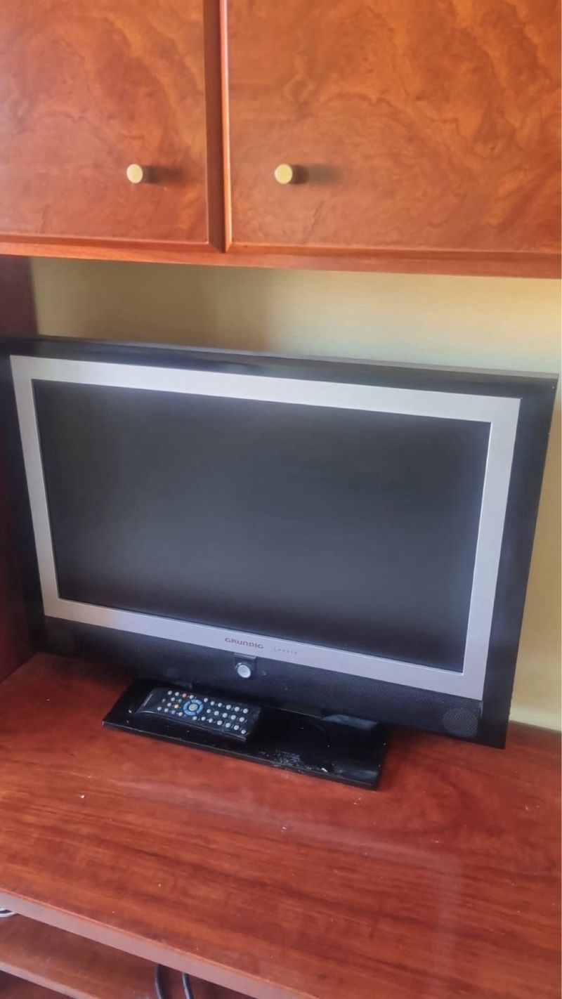 Televisor Grundig Negro y Plateado afbeelding 4