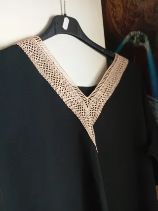 Lote 2 blusas con encaje