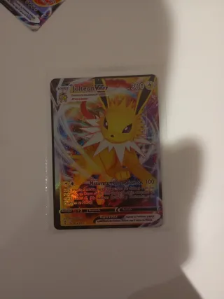 Carta Pokémon Jolteon VMAX 051/203
