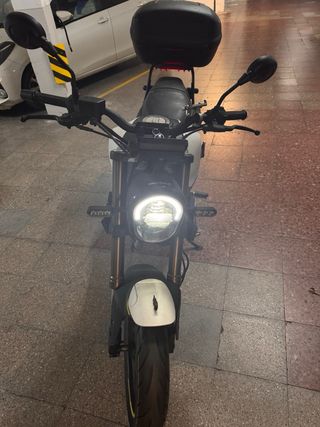 Benelli Leoncino 125cc Moto Naked