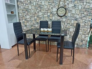 Mesa de Comedor y 4 Sillas ¡SUPER PRECIO!