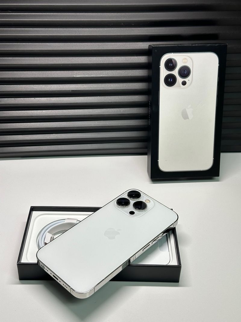 iPhone 13 Pro Plata - Impecable
