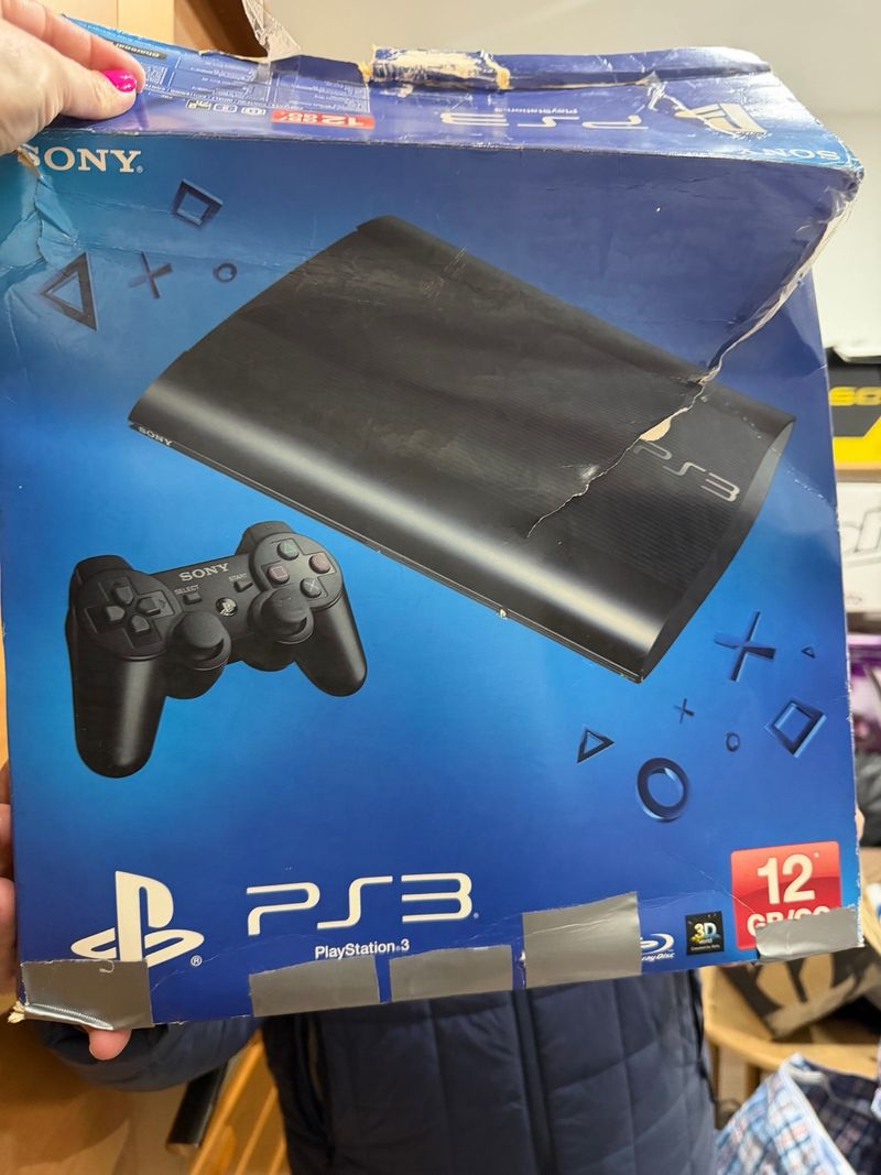Playstation 3 PS3 + 2 mandos + 11 juegos