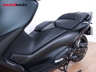 YAMAHA T-MAX 560