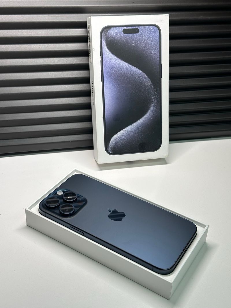 iPhone 15 Pro Max 256GB Azul Marino afbeelding 2