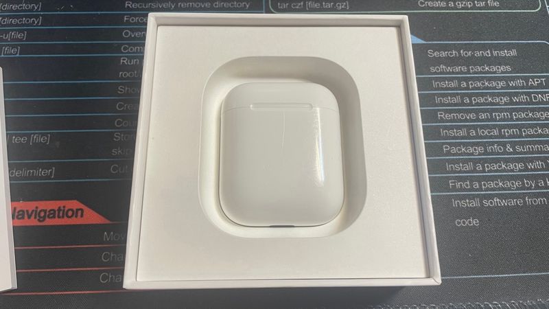 Apple AirPods 2 con estuche de carga afbeelding 3