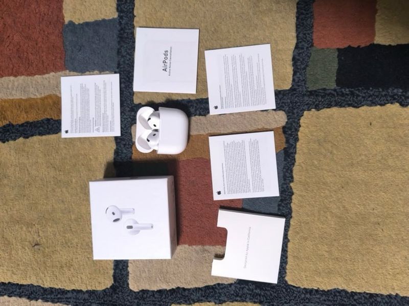 AirPods 4 Blancos Con cancelacion afbeelding 4