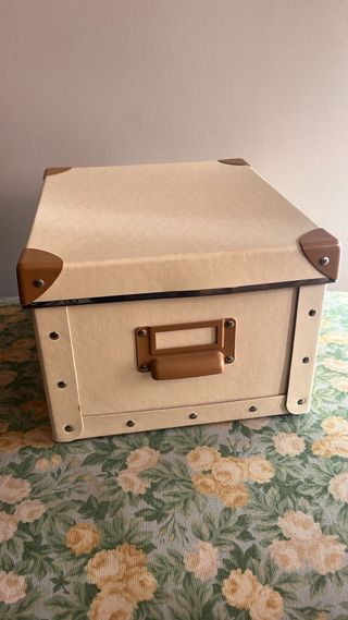 Caja de cartón con tapa Ikea beige